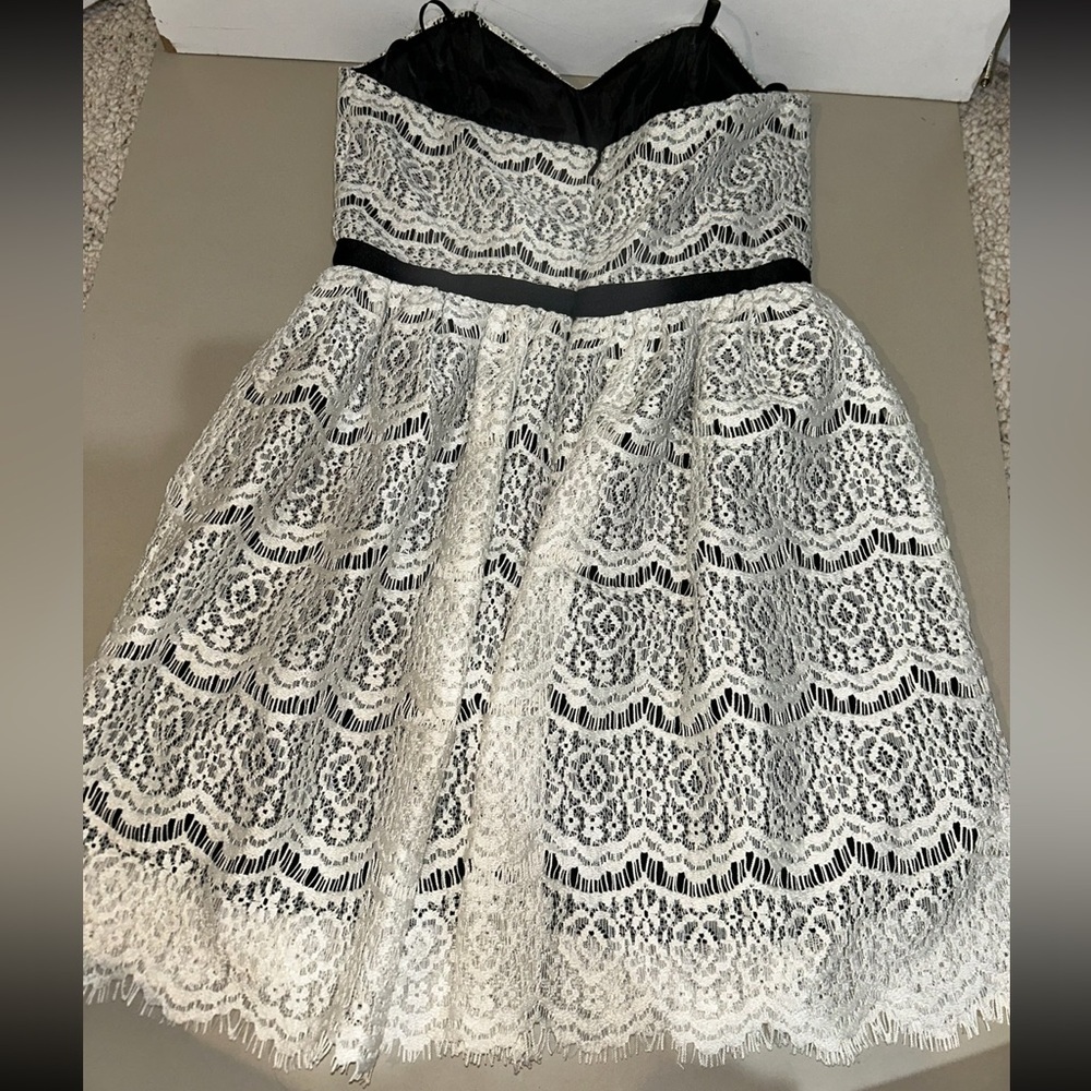 finn & clover Black and White Lace Kids Dress - Picture 3 of 4
